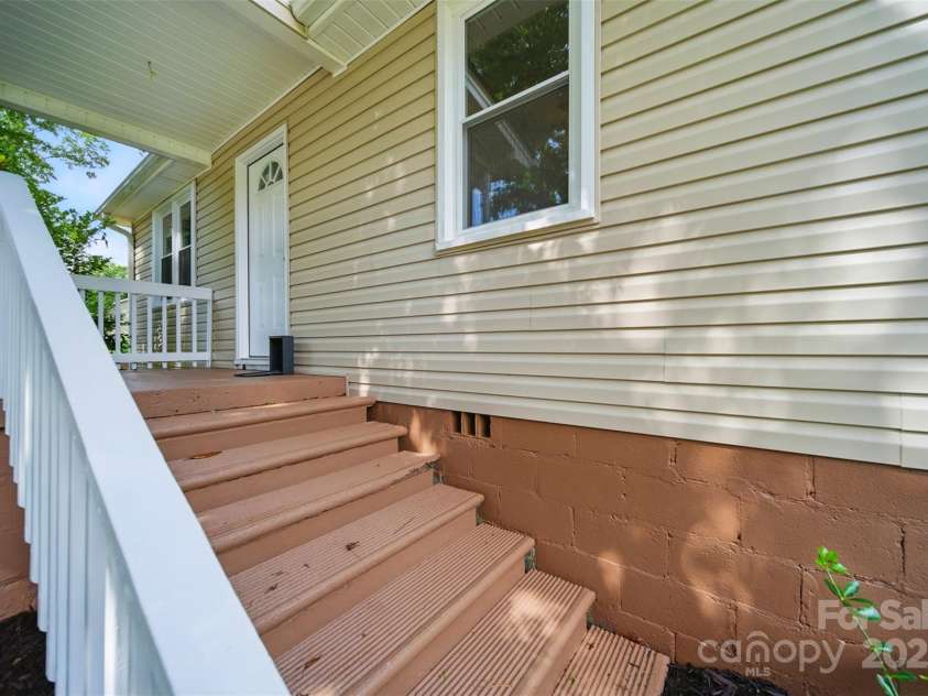 407 Cummings Street, Rock Hill, SC 29730.  MLS# CAR4269906, YatesRealty ID 19851. 