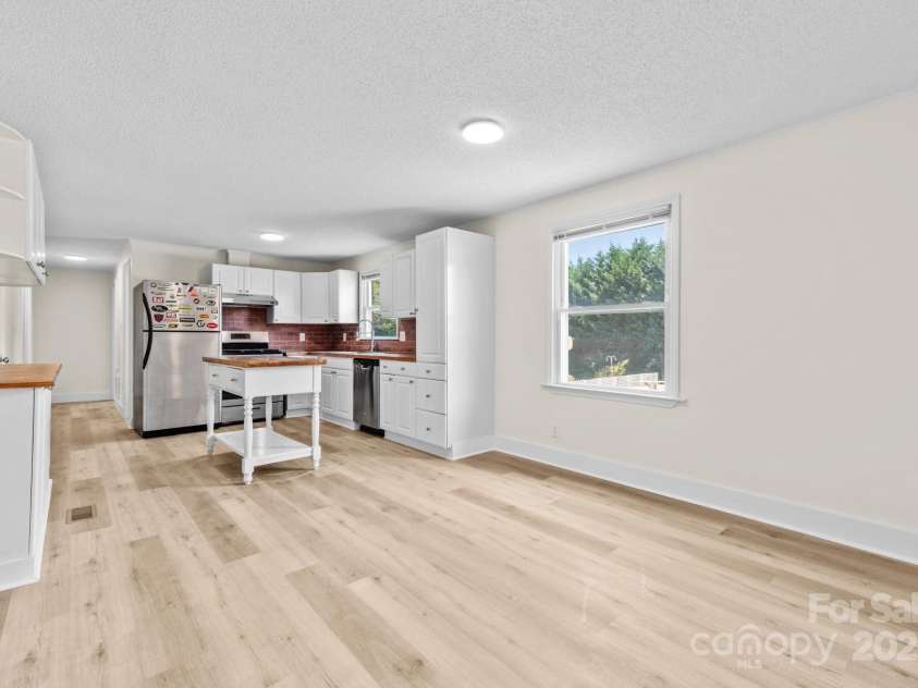 306 2nd Avenue Place, Conover, NC 28613.  MLS# CAR4270628, YatesRealty ID 19854. 