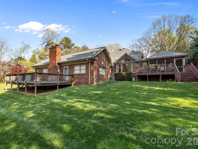3325 Tilley Morris Road, Matthews, NC 28105.  MLS# CAR4372794, YatesRealty ID 19855. 