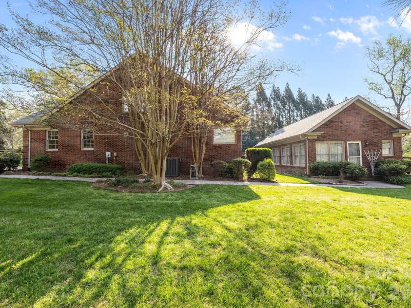 3325 Tilley Morris Road, Matthews, NC 28105.  MLS# CAR4372794, YatesRealty ID 19855. 