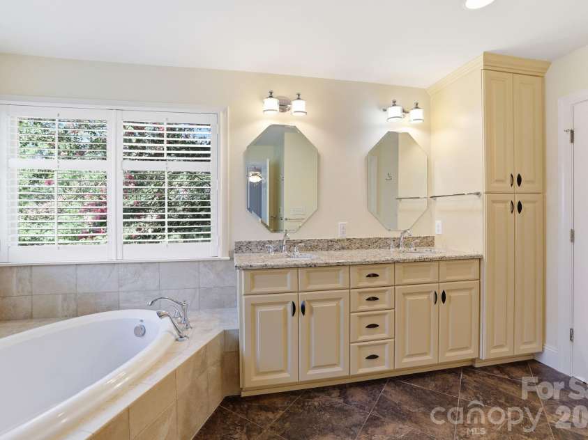 3325 Tilley Morris Road, Matthews, NC 28105.  MLS# CAR4372794, YatesRealty ID 19855. 
