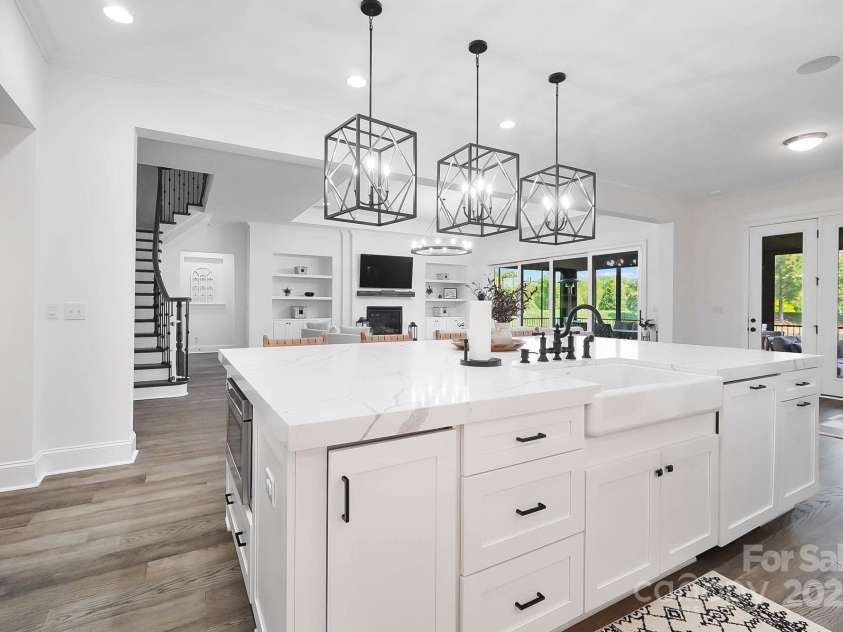 1005 Grand Oak Drive, Waxhaw, NC 28173.  MLS# CAR4253613, YatesRealty ID 19856. 