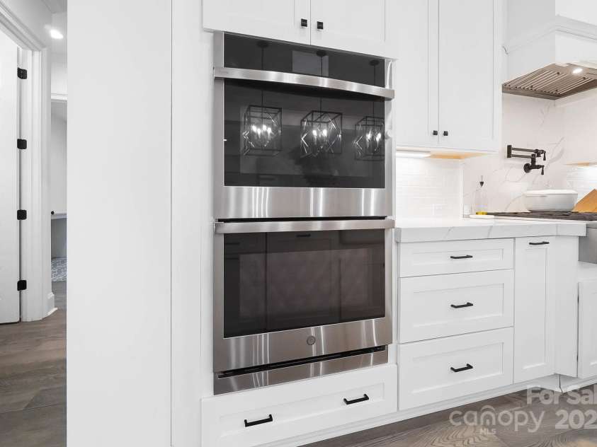 1005 Grand Oak Drive, Waxhaw, NC 28173.  MLS# CAR4253613, YatesRealty ID 19856. 