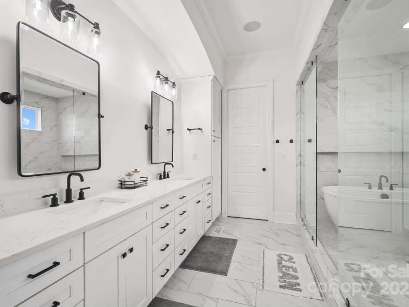 1005 Grand Oak Drive, Waxhaw, NC 28173.  MLS# CAR4253613, YatesRealty ID 19856. 