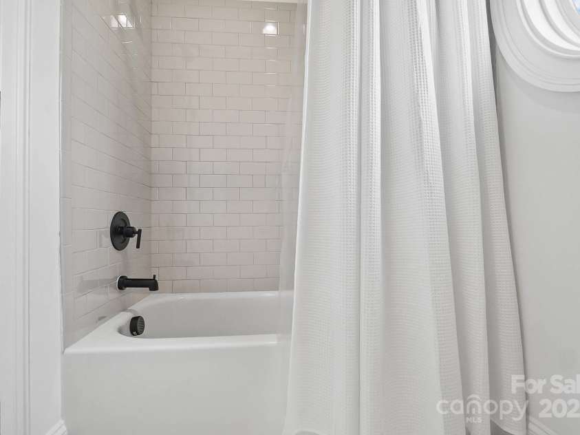 1005 Grand Oak Drive, Waxhaw, NC 28173.  MLS# CAR4253613, YatesRealty ID 19856. 