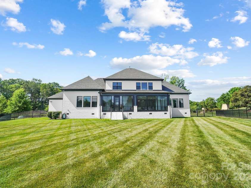 1005 Grand Oak Drive, Waxhaw, NC 28173.  MLS# CAR4253613, YatesRealty ID 19856. 