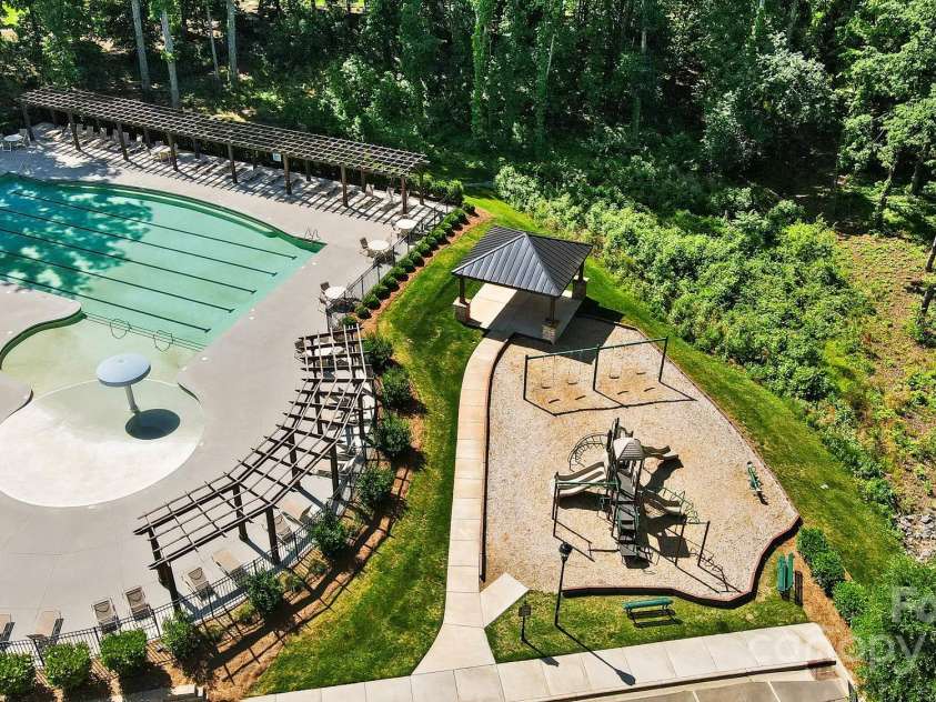 1005 Grand Oak Drive, Waxhaw, NC 28173.  MLS# CAR4253613, YatesRealty ID 19856. 