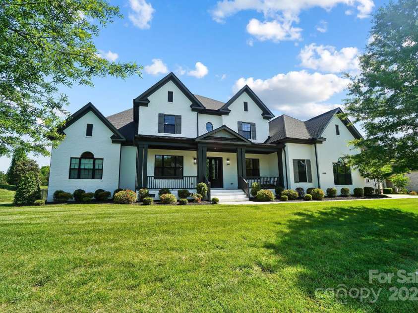 1005 Grand Oak Drive, Waxhaw, NC 28173.  MLS# CAR4253613, YatesRealty ID 19856. 