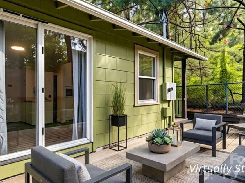 222 Glendale Avenue, Asheville, NC 28803.  MLS# CAR4307469, YatesRealty ID 19856. 