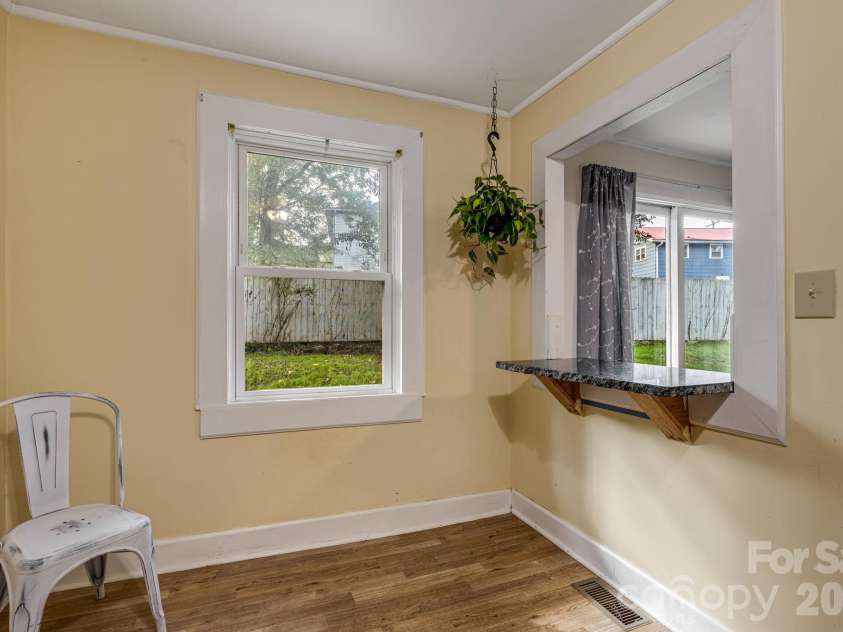 222 Glendale Avenue, Asheville, NC 28803.  MLS# CAR4307469, YatesRealty ID 19856. 