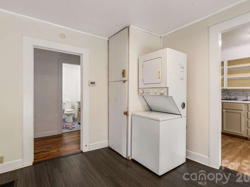222 Glendale Avenue, Asheville, NC 28803.  MLS# CAR4307469, YatesRealty ID 19856. Laundry and storage