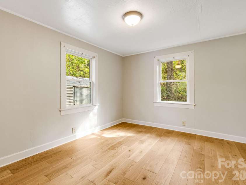 222 Glendale Avenue, Asheville, NC 28803.  MLS# CAR4307469, YatesRealty ID 19856. Second bedroom