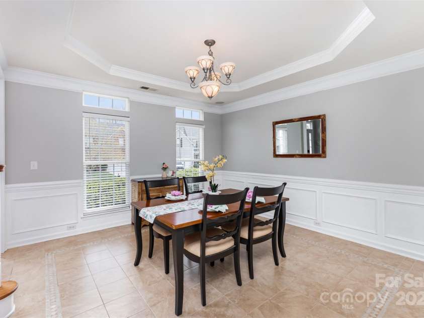 10200 Rivendell Lane, Charlotte, NC 28269.  MLS# CAR4237612, YatesRealty ID 19858. 