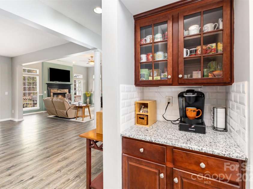 10200 Rivendell Lane, Charlotte, NC 28269.  MLS# CAR4237612, YatesRealty ID 19858. 