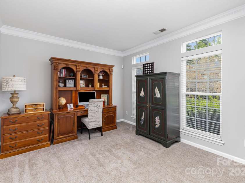 10200 Rivendell Lane, Charlotte, NC 28269.  MLS# CAR4237612, YatesRealty ID 19858. 