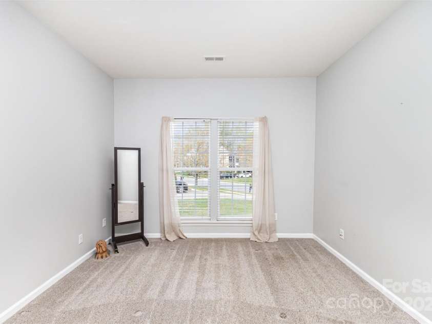 10200 Rivendell Lane, Charlotte, NC 28269.  MLS# CAR4237612, YatesRealty ID 19858. 