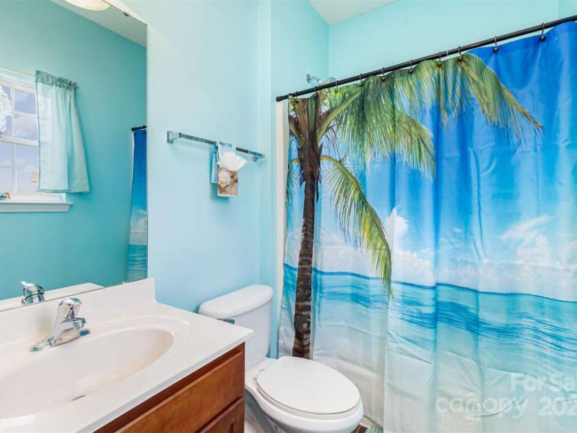 10200 Rivendell Lane, Charlotte, NC 28269.  MLS# CAR4237612, YatesRealty ID 19858. 