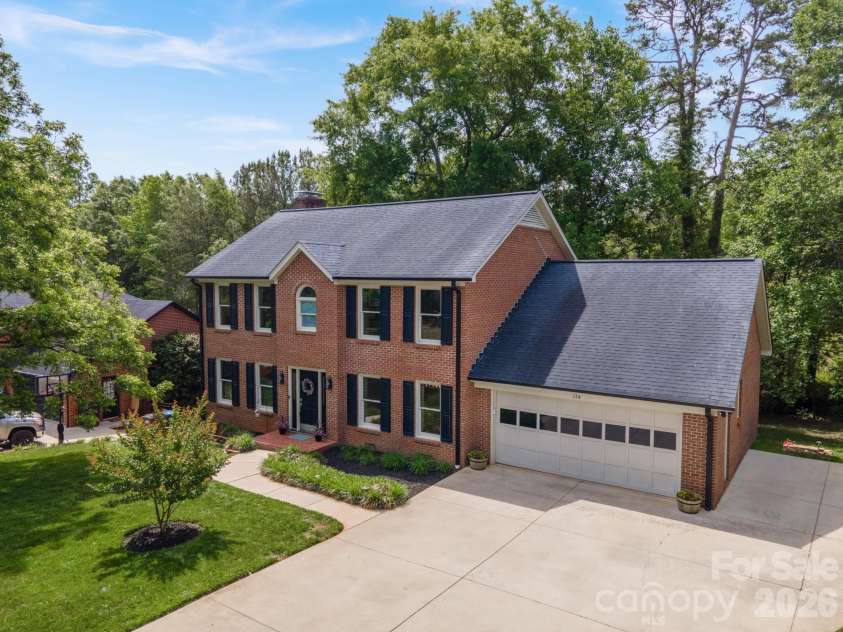 134 31st Avenue Court, Hickory, NC 28601.  MLS# CAR4369505, YatesRealty ID 19858. 