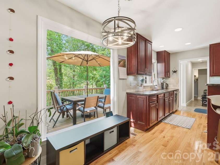 134 31st Avenue Court, Hickory, NC 28601.  MLS# CAR4369505, YatesRealty ID 19858. 