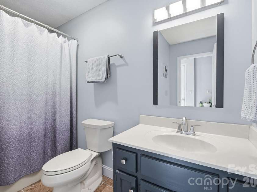 134 31st Avenue Court, Hickory, NC 28601.  MLS# CAR4369505, YatesRealty ID 19858. 