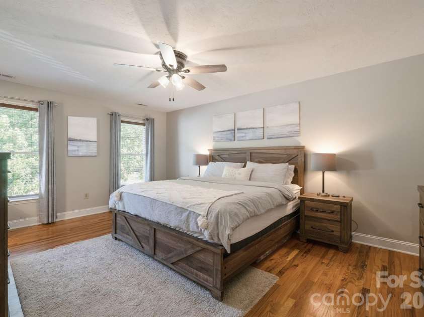 134 31st Avenue Court, Hickory, NC 28601.  MLS# CAR4369505, YatesRealty ID 19858. 