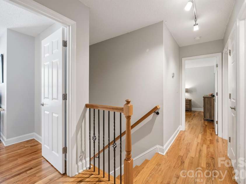 134 31st Avenue Court, Hickory, NC 28601.  MLS# CAR4369505, YatesRealty ID 19858. 