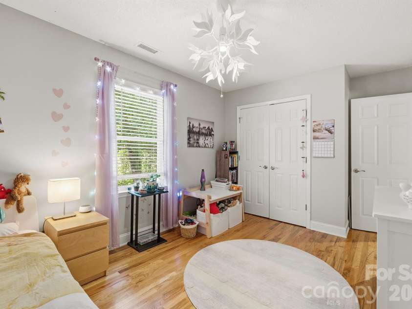 134 31st Avenue Court, Hickory, NC 28601.  MLS# CAR4369505, YatesRealty ID 19858. 
