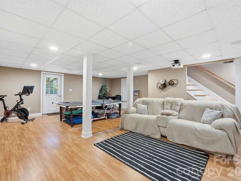 134 31st Avenue Court, Hickory, NC 28601.  MLS# CAR4369505, YatesRealty ID 19858. 