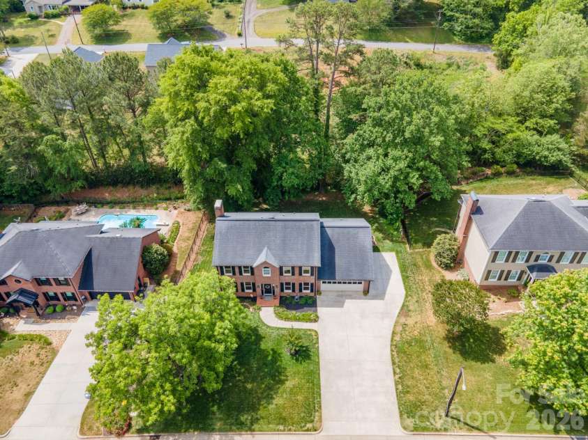 134 31st Avenue Court, Hickory, NC 28601.  MLS# CAR4369505, YatesRealty ID 19858. 