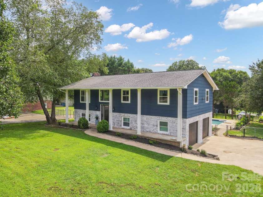 2310 24th Avenue, Hickory, NC 28601.  MLS# CAR4293562, YatesRealty ID 1986. 