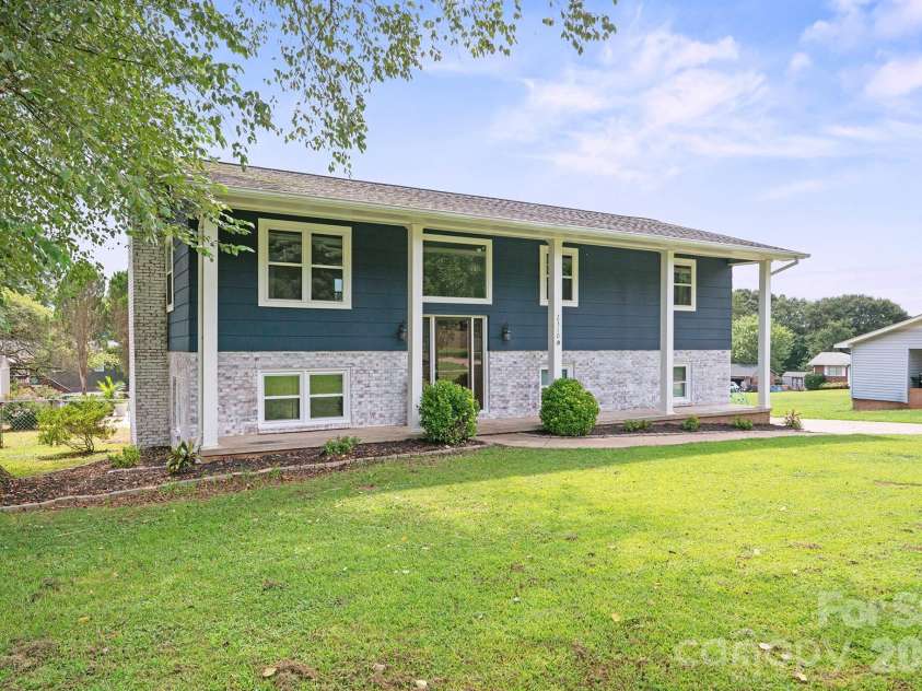 2310 24th Avenue, Hickory, NC 28601.  MLS# CAR4293562, YatesRealty ID 1986. 