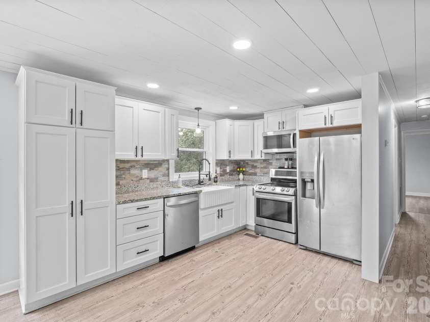 2310 24th Avenue, Hickory, NC 28601.  MLS# CAR4293562, YatesRealty ID 1986. 