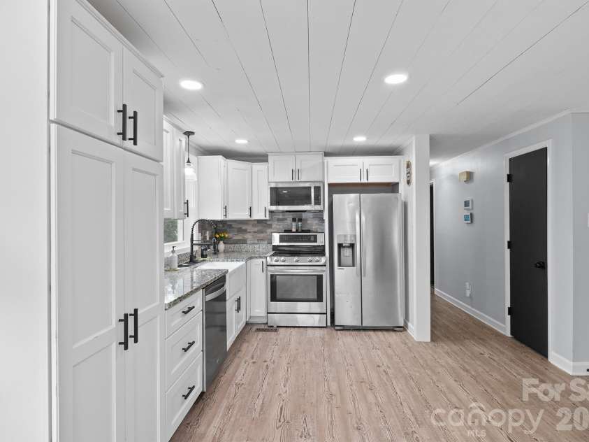 2310 24th Avenue, Hickory, NC 28601.  MLS# CAR4293562, YatesRealty ID 1986. 