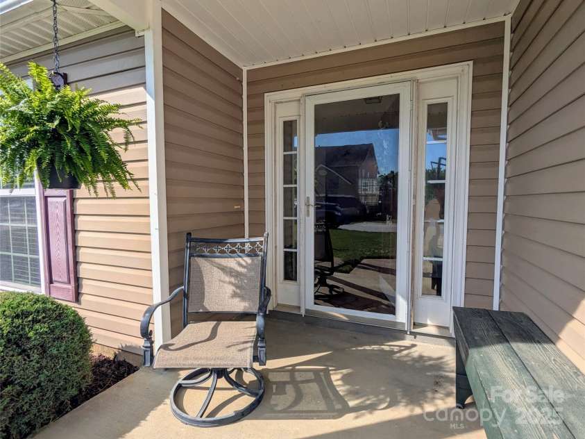 163 Swift Creek Road, Fletcher, NC 28732.  MLS# CAR4250145, YatesRealty ID 19860. Front Entryway