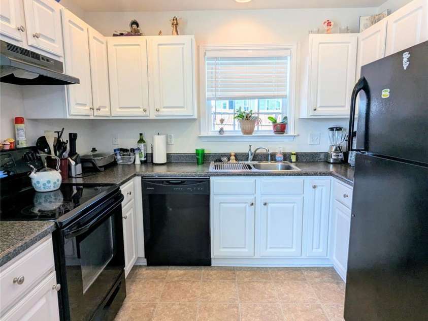 163 Swift Creek Road, Fletcher, NC 28732.  MLS# CAR4250145, YatesRealty ID 19860. Kitchen
