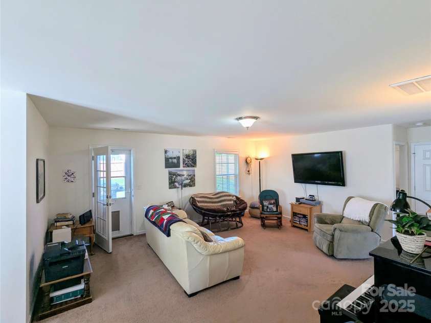 163 Swift Creek Road, Fletcher, NC 28732.  MLS# CAR4250145, YatesRealty ID 19860. Living Room