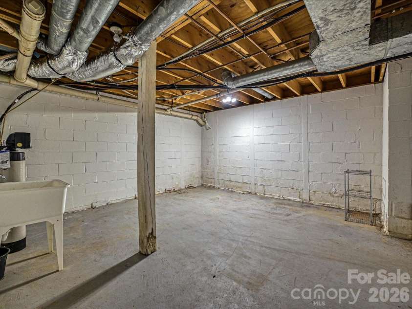 7925 Serendipity Lane, Charlotte, NC 28277.  MLS# CAR4376292, YatesRealty ID 19861. Storage