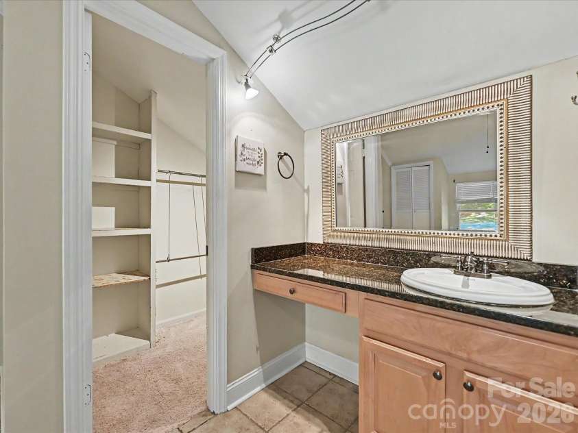 7925 Serendipity Lane, Charlotte, NC 28277.  MLS# CAR4376292, YatesRealty ID 19861. Upstairs Primary Bathroom