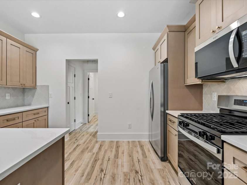 4113 Rutgers Avenue, Charlotte, NC 28206.  MLS# CAR4280205, YatesRealty ID 19863. 