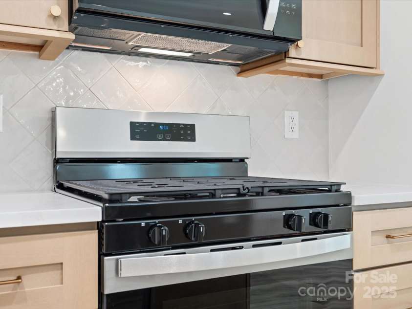 4113 Rutgers Avenue, Charlotte, NC 28206.  MLS# CAR4280205, YatesRealty ID 19863. 