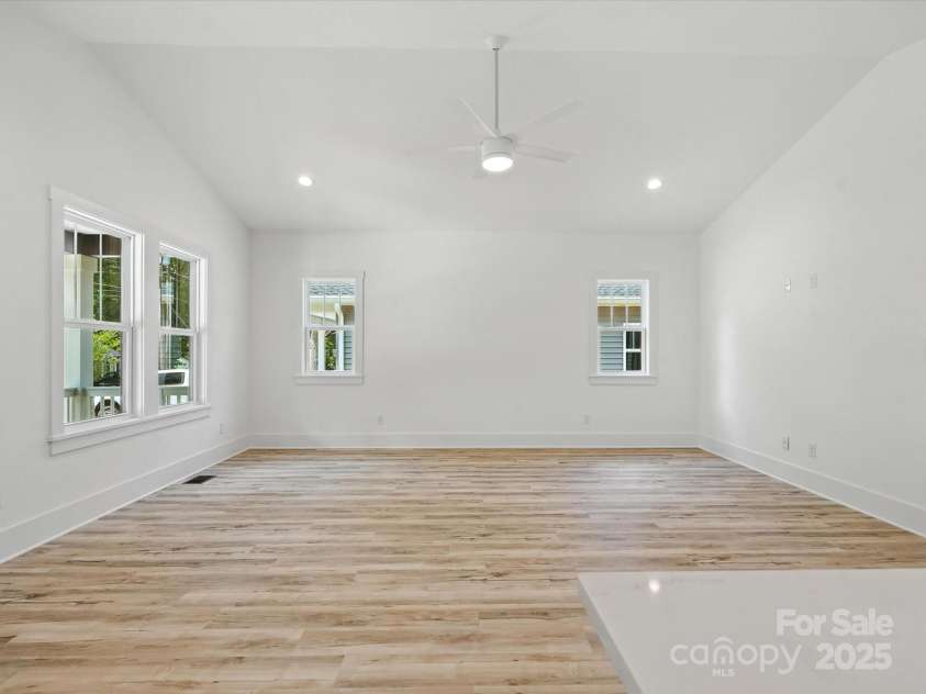4113 Rutgers Avenue, Charlotte, NC 28206.  MLS# CAR4280205, YatesRealty ID 19863. 
