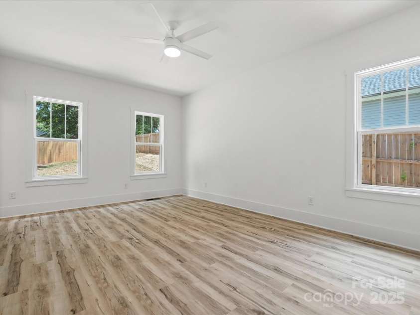 4113 Rutgers Avenue, Charlotte, NC 28206.  MLS# CAR4280205, YatesRealty ID 19863. 