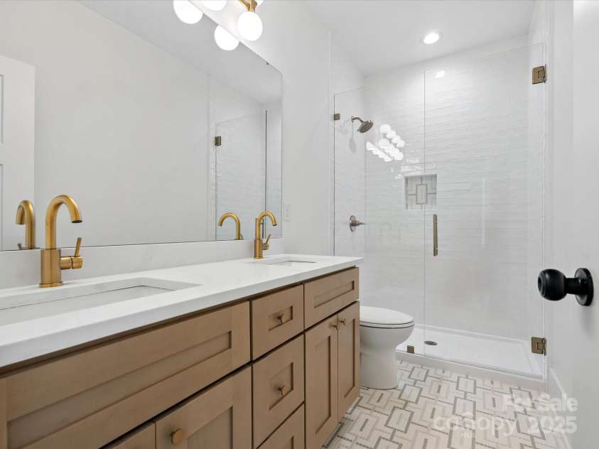 4113 Rutgers Avenue, Charlotte, NC 28206.  MLS# CAR4280205, YatesRealty ID 19863. 