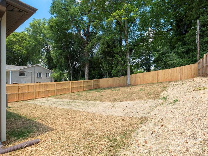4113 Rutgers Avenue, Charlotte, NC 28206.  MLS# CAR4280205, YatesRealty ID 19863. 