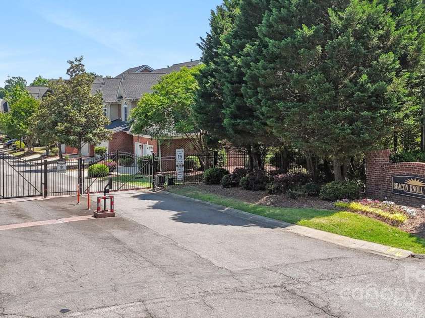 907 Ospre Lane, Fort Mill, SC 29708.  MLS# CAR4254427, YatesRealty ID 19864. Front Entrance