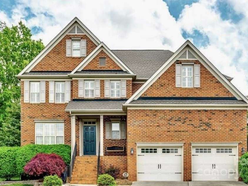 208 Mcduffie Lane, Fort Mill, SC 29715.  MLS# CAR4256789, YatesRealty ID 19867. 