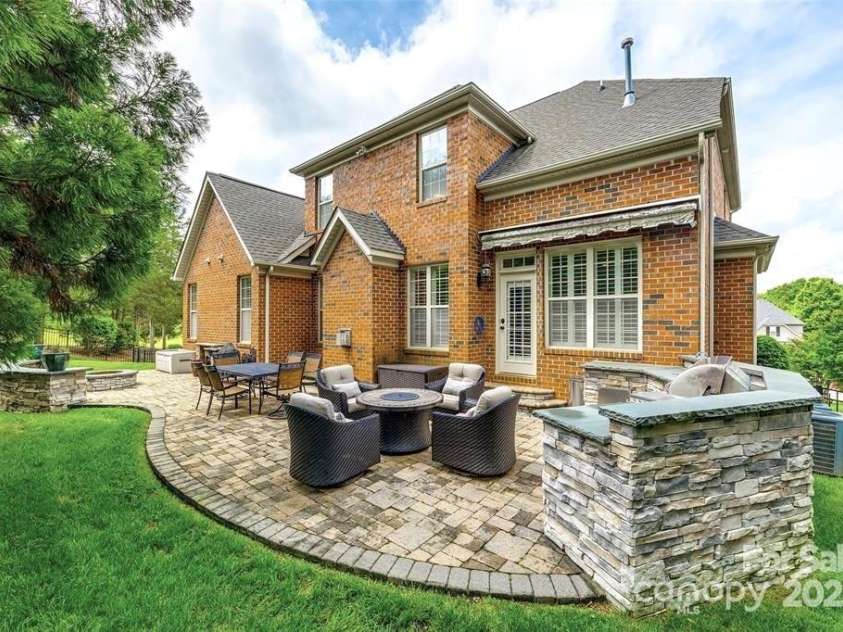 208 Mcduffie Lane, Fort Mill, SC 29715.  MLS# CAR4256789, YatesRealty ID 19867. 