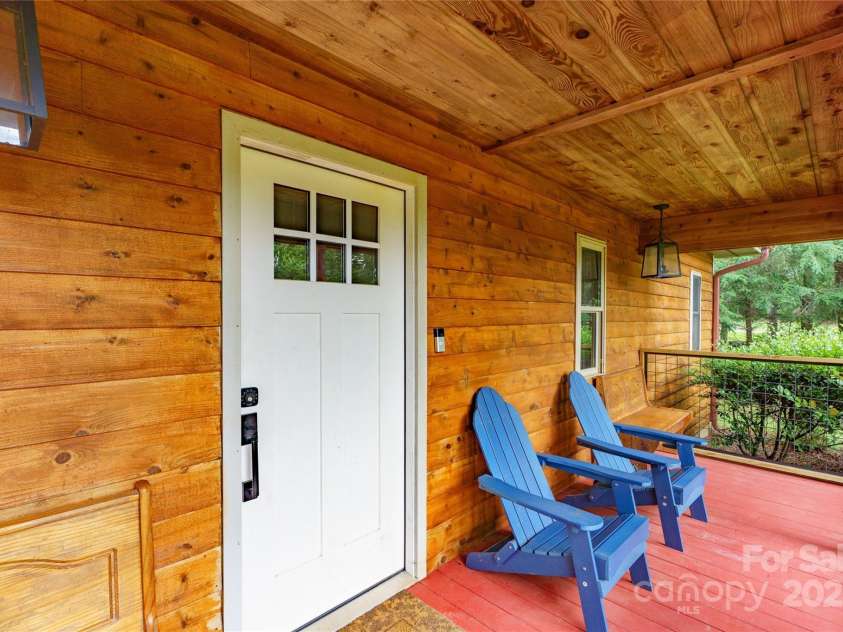 204 Terrys Gap Loop Road, Fletcher, NC 28732.  MLS# CAR4272352, YatesRealty ID 19868. 