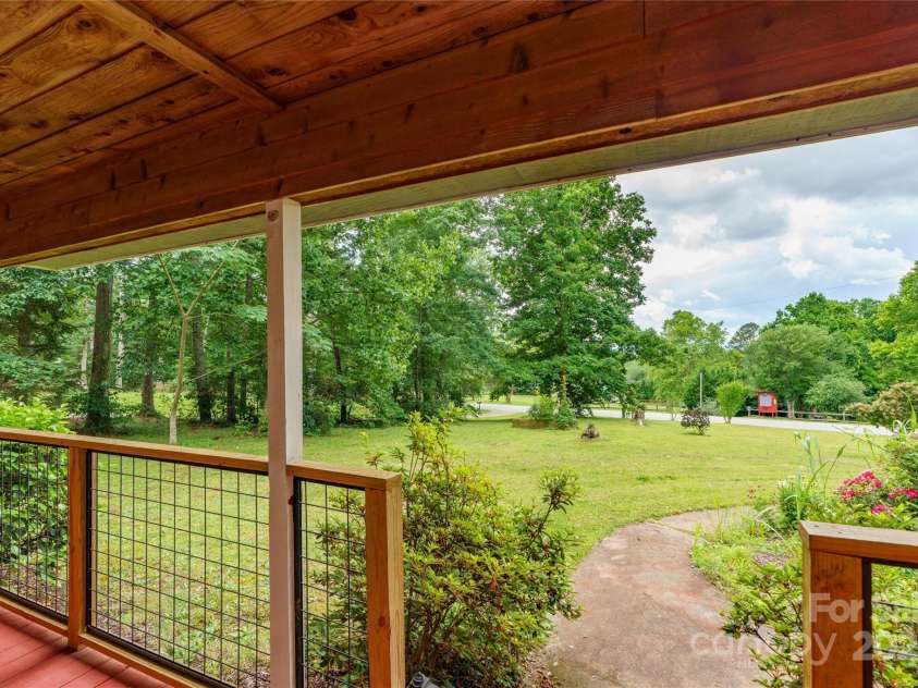 204 Terrys Gap Loop Road, Fletcher, NC 28732.  MLS# CAR4272352, YatesRealty ID 19868. 