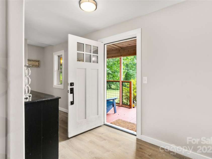 204 Terrys Gap Loop Road, Fletcher, NC 28732.  MLS# CAR4272352, YatesRealty ID 19868. 